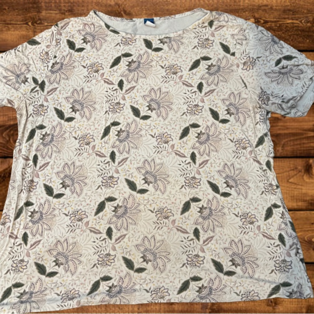 Old Navy White Floral Short Sleeve Tee